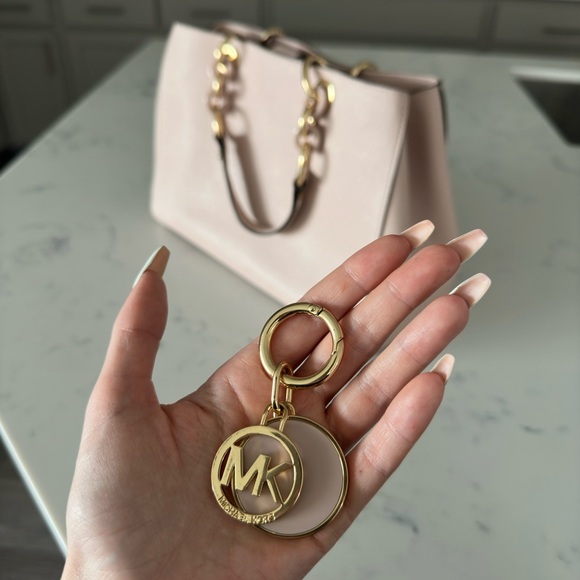 NWT Michael Kors Cynthia bag - Picture 4 of 7